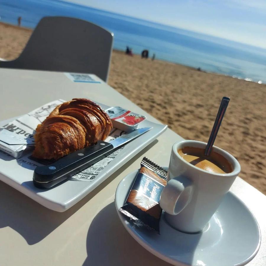 With Sea View, La Mata Appartement *