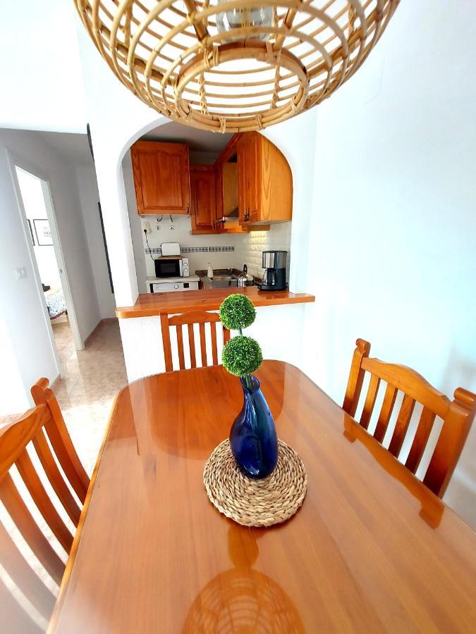 With Sea View, La Mata Appartement *